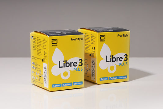 "FreeStyle Libre 3 Plus sensor met smartphone connectiviteit", "FreeStyle Libre 3 Plus realtime glucose waarschuwingen", "FreeStyle Libre 3 Plus sensor applicatie instructies", "FreeStyle Libre 3 Plus app glucose trends", "FreeStyle Libre 3 Plus sensor op arm geplaatst", "FreeStyle Libre 3 Plus verpakking complete set"